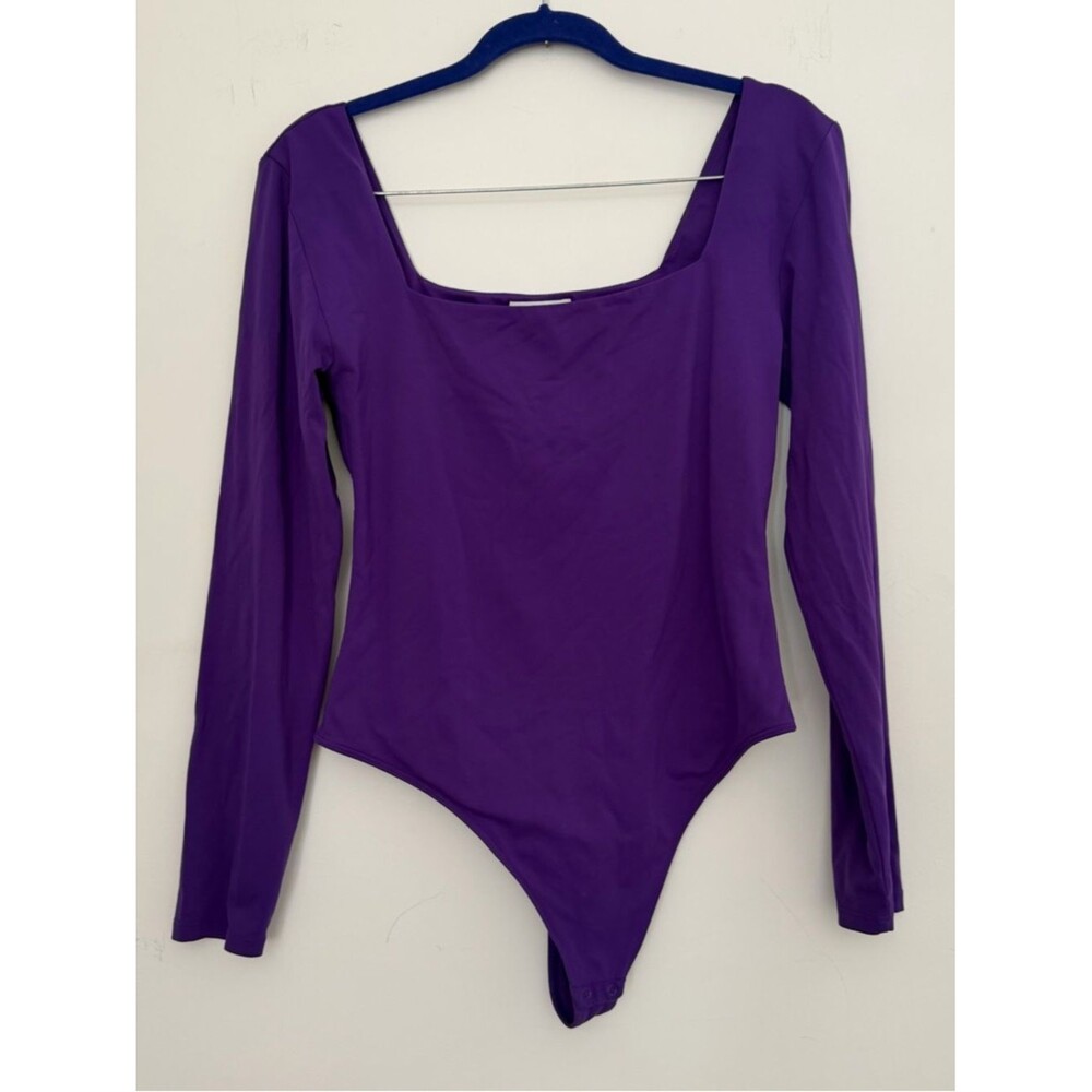 Aritzia Babaton Contour Squareneck Longsleeve Bodysuit
